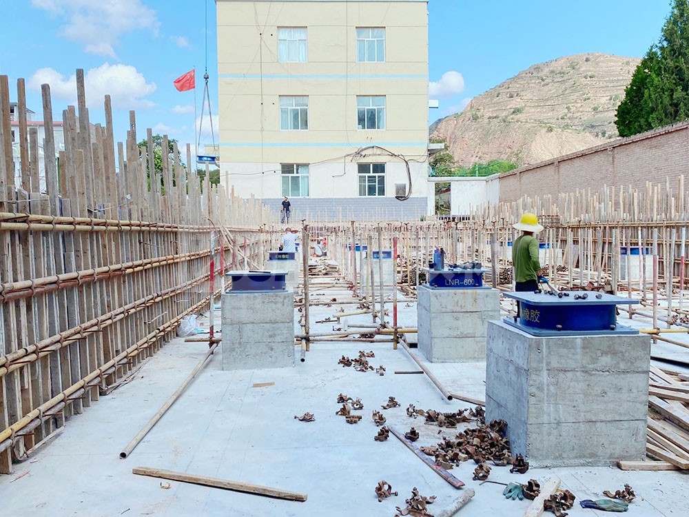LNR600建筑隔震支座
